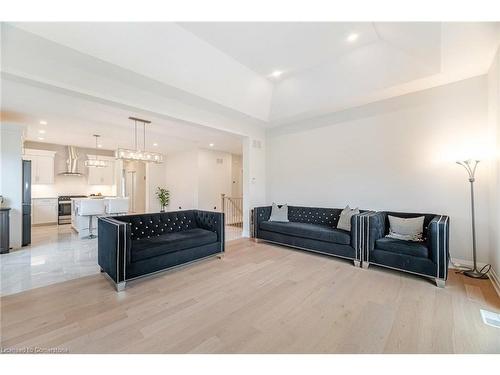 524 Old Course Trail Trail, Welland, ON - Indoor Photo Showing Living Room