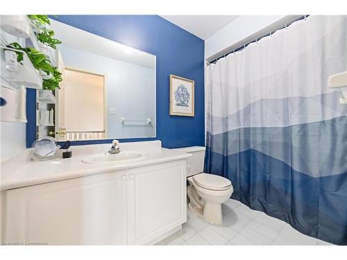 516 Eliza Crescent, Burlington, ON - Indoor Photo Showing Bathroom