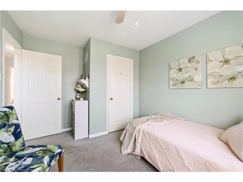 516 Eliza Crescent, Burlington, ON - Indoor Photo Showing Bedroom