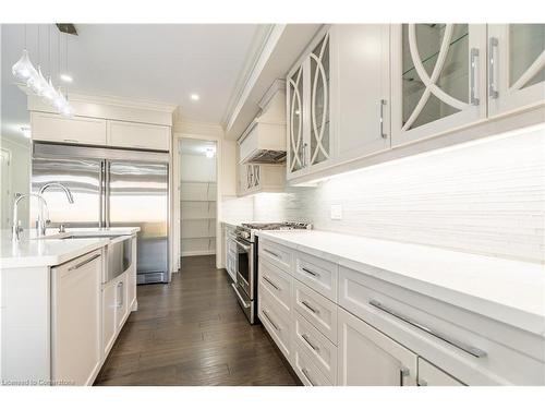 7-35 Midhurst Heights, Stoney Creek, ON - Indoor Photo Showing Kitchen With Upgraded Kitchen