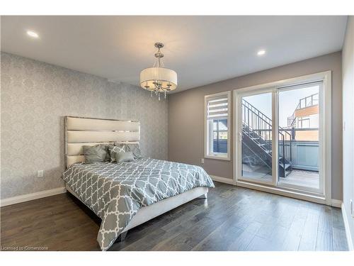 7-35 Midhurst Heights, Stoney Creek, ON - Indoor Photo Showing Bedroom