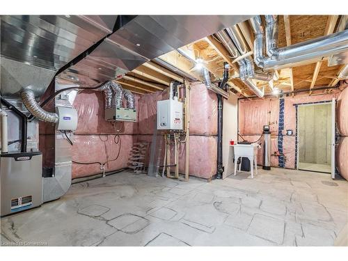 7-35 Midhurst Heights, Stoney Creek, ON - Indoor Photo Showing Basement