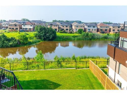 7-35 Midhurst Heights, Stoney Creek, ON - Outdoor