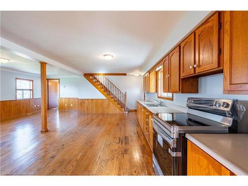 B-5782 Sixteen Road, West Lincoln, ON - Indoor Photo Showing Kitchen