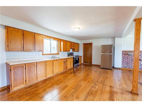 B-5782 Sixteen Road, West Lincoln, ON - Indoor Photo Showing Kitchen