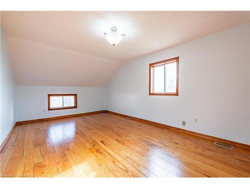 B-5782 Sixteen Road, West Lincoln, ON - Indoor Photo Showing Other Room