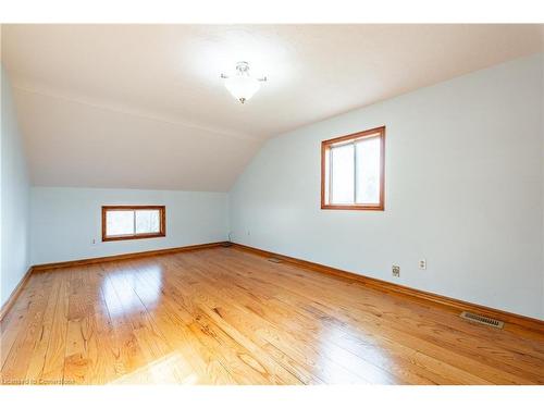 B-5782 Sixteen Road, West Lincoln, ON - Indoor Photo Showing Other Room