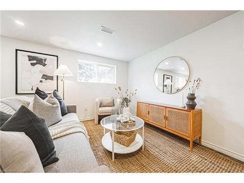 75 Graystone Drive, Hamilton, ON - Indoor Photo Showing Living Room