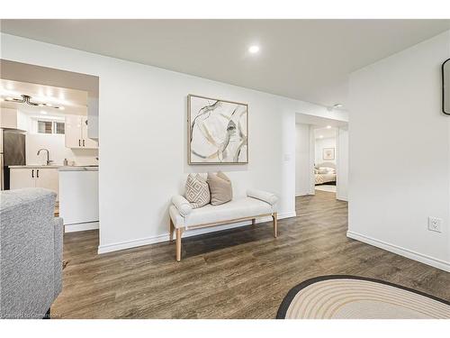 75 Graystone Drive, Hamilton, ON - Indoor Photo Showing Living Room