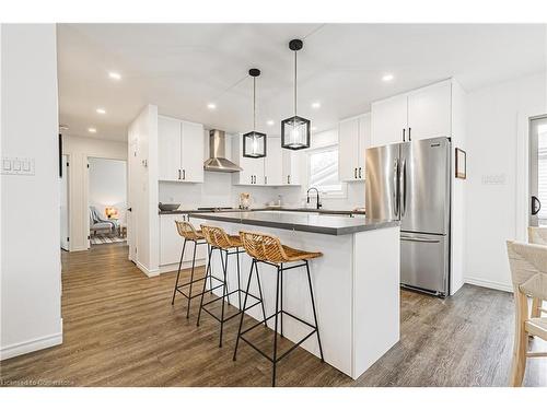 75 Graystone Drive, Hamilton, ON - Indoor Photo Showing Kitchen With Upgraded Kitchen