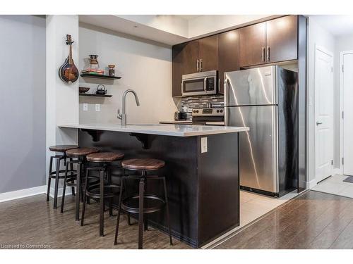 206-85 Robinson Street Street, Hamilton, ON - Indoor Photo Showing Kitchen With Upgraded Kitchen