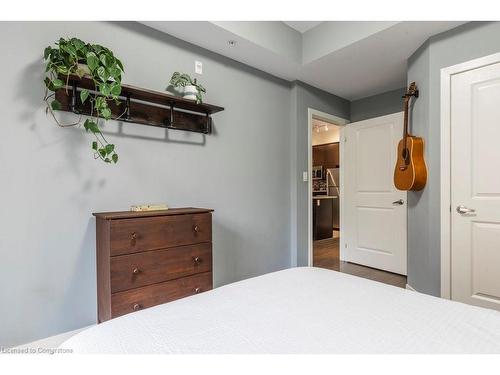 206-85 Robinson Street Street, Hamilton, ON - Indoor Photo Showing Bedroom