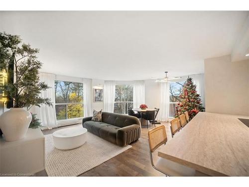 303-2155 Burnhamthorpe Road W, Mississauga, ON - Indoor Photo Showing Living Room