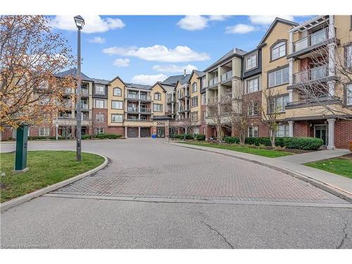 401-3060 Rotary Way, Burlington, ON - Outdoor With Facade