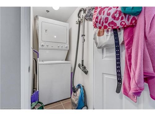 401-3060 Rotary Way, Burlington, ON - Indoor Photo Showing Laundry Room