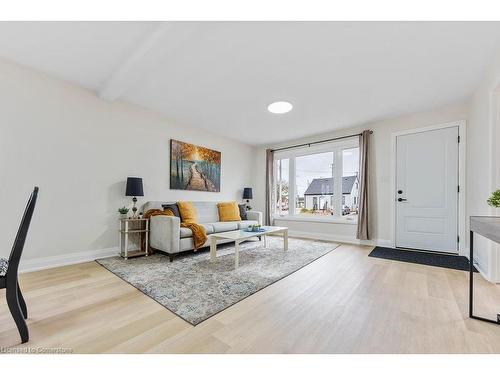 295 Glennie Avenue, Hamilton, ON - Indoor Photo Showing Living Room