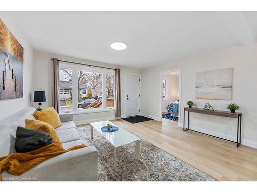 295 Glennie Avenue, Hamilton, ON - Indoor Photo Showing Living Room