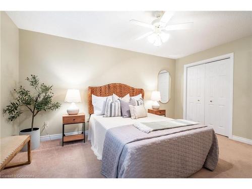 35-10 Wentworth Drive, Grimsby, ON - Indoor Photo Showing Bedroom