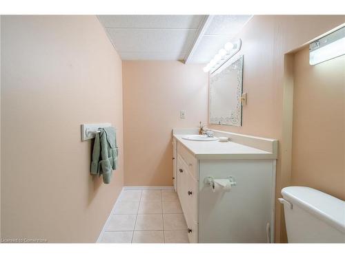 35-10 Wentworth Drive, Grimsby, ON - Indoor Photo Showing Bathroom