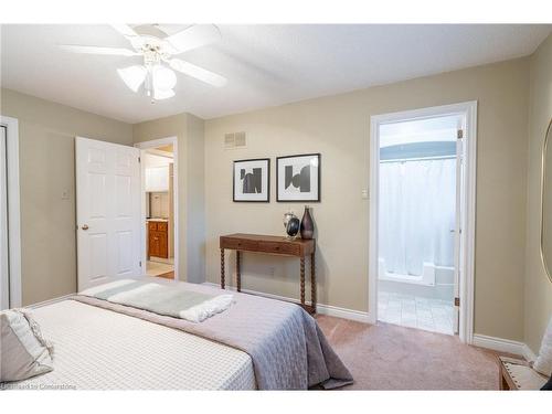 35-10 Wentworth Drive, Grimsby, ON - Indoor Photo Showing Bedroom