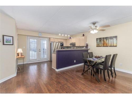 216-1411 Walker'S Line, Burlington, ON - Indoor Photo Showing Dining Room