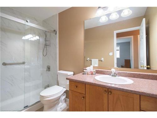 122 Braemar Avenue, Caledonia, ON - Indoor Photo Showing Bathroom