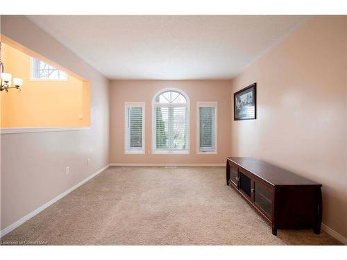 122 Braemar Avenue, Caledonia, ON - Indoor Photo Showing Other Room