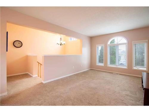 122 Braemar Avenue, Caledonia, ON - Indoor Photo Showing Other Room