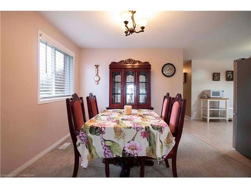 122 Braemar Avenue, Caledonia, ON - Indoor Photo Showing Dining Room