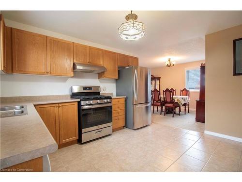 122 Braemar Avenue, Caledonia, ON - Indoor Photo Showing Kitchen With Double Sink