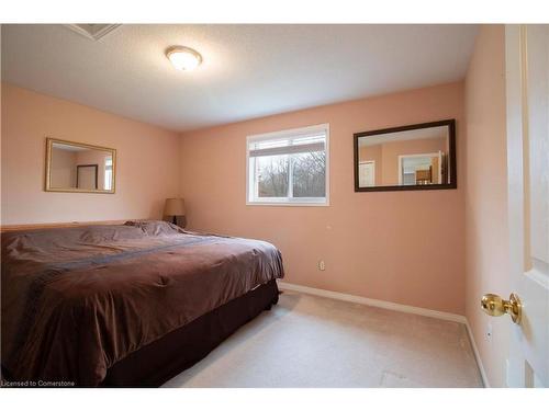 122 Braemar Avenue, Caledonia, ON - Indoor Photo Showing Bedroom