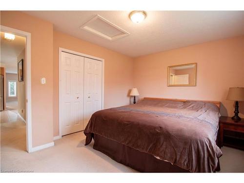 122 Braemar Avenue, Caledonia, ON - Indoor Photo Showing Bedroom