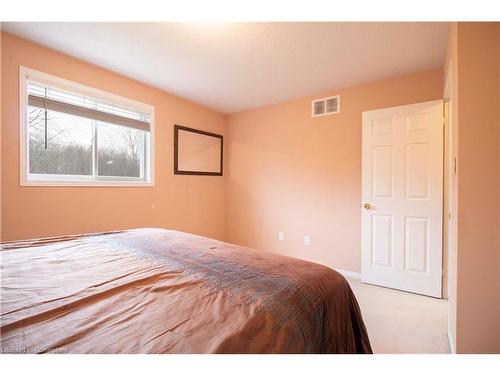 122 Braemar Avenue, Caledonia, ON - Indoor Photo Showing Bedroom