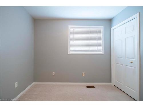 122 Braemar Avenue, Caledonia, ON - Indoor Photo Showing Other Room