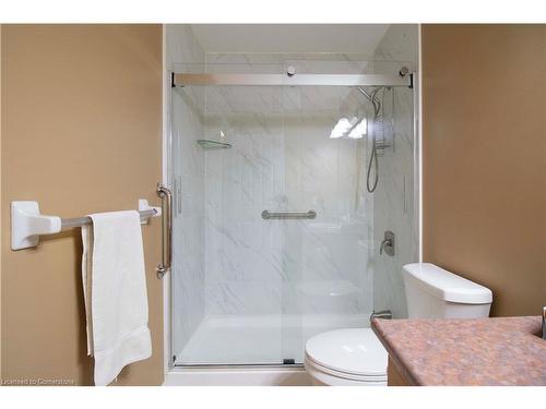 122 Braemar Avenue, Caledonia, ON - Indoor Photo Showing Bathroom