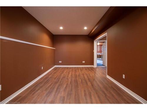 122 Braemar Avenue, Caledonia, ON - Indoor Photo Showing Other Room