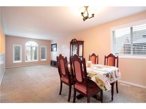 122 Braemar Avenue, Caledonia, ON - Indoor Photo Showing Dining Room