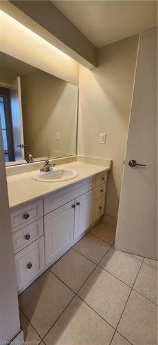 715-20 North Shore Boulevard W, Burlington, ON - Indoor Photo Showing Bathroom