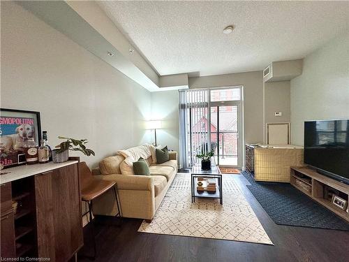 308-81 Robinson Street, Hamilton, ON - Indoor Photo Showing Living Room