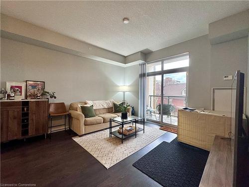 308-81 Robinson Street, Hamilton, ON - Indoor Photo Showing Living Room