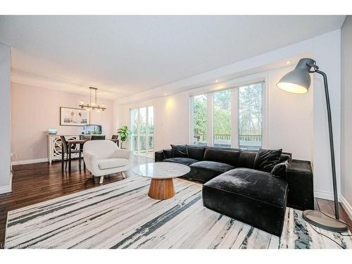 1268 Consort Crescent, Burlington, ON - Indoor Photo Showing Living Room