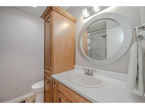 1268 Consort Crescent, Burlington, ON - Indoor Photo Showing Bathroom