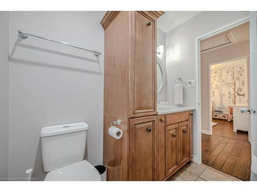 1268 Consort Crescent, Burlington, ON - Indoor Photo Showing Bathroom