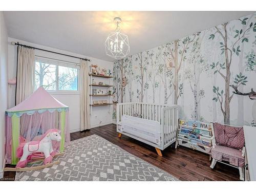 1268 Consort Crescent, Burlington, ON - Indoor Photo Showing Bedroom