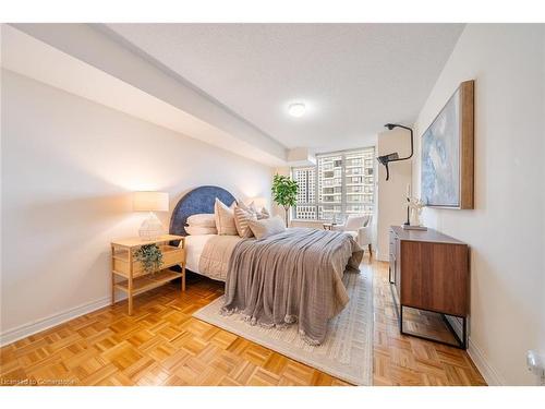 808-156 Enfield Place, Mississauga, ON - Indoor Photo Showing Bedroom