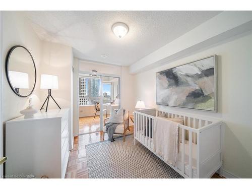 808-156 Enfield Place, Mississauga, ON - Indoor Photo Showing Bedroom