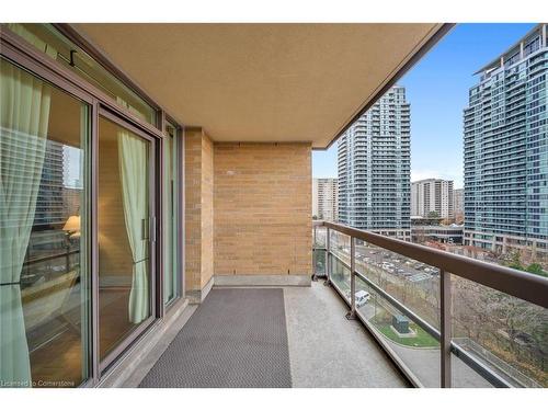 808-156 Enfield Place, Mississauga, ON - Outdoor With Exterior