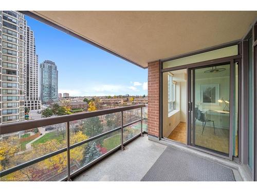 808-156 Enfield Place, Mississauga, ON - Outdoor With Exterior