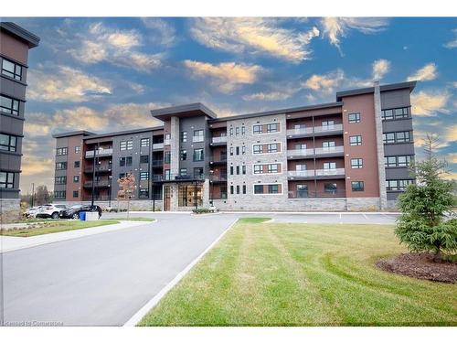 106-118 Summersides Boulevard, Fonthill, ON - Outdoor With Balcony With Facade