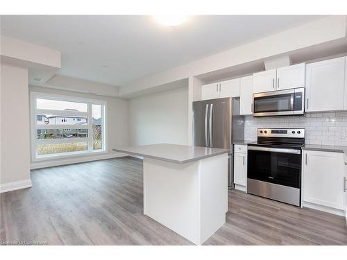 106-118 Summersides Boulevard, Fonthill, ON - Indoor Photo Showing Kitchen With Stainless Steel Kitchen With Upgraded Kitchen